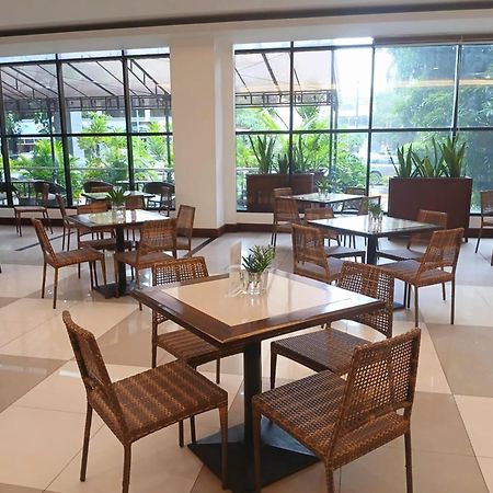 Dohera Hotel Cebu Buitenkant foto