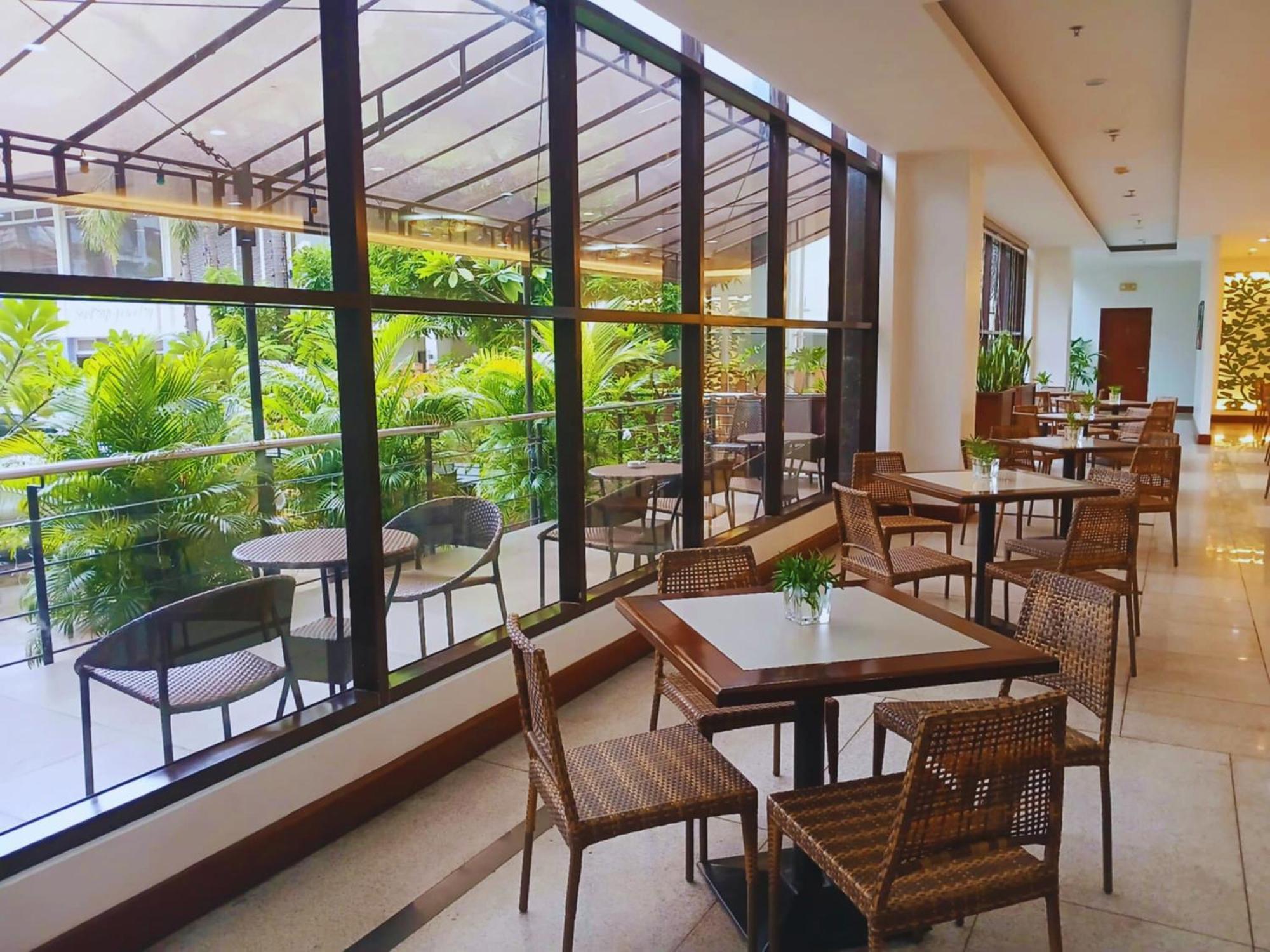 Dohera Hotel Cebu Buitenkant foto