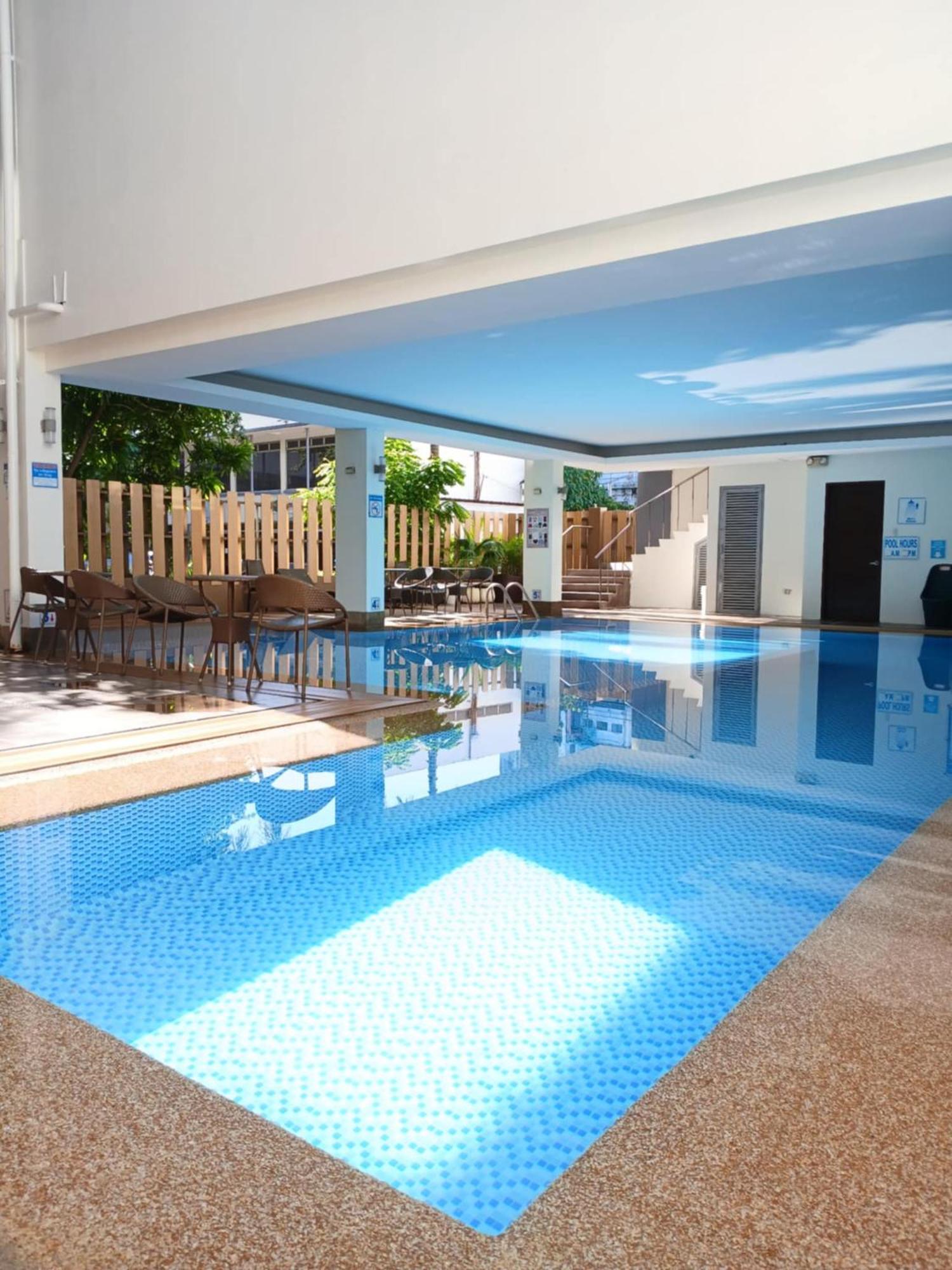 Dohera Hotel Cebu Buitenkant foto