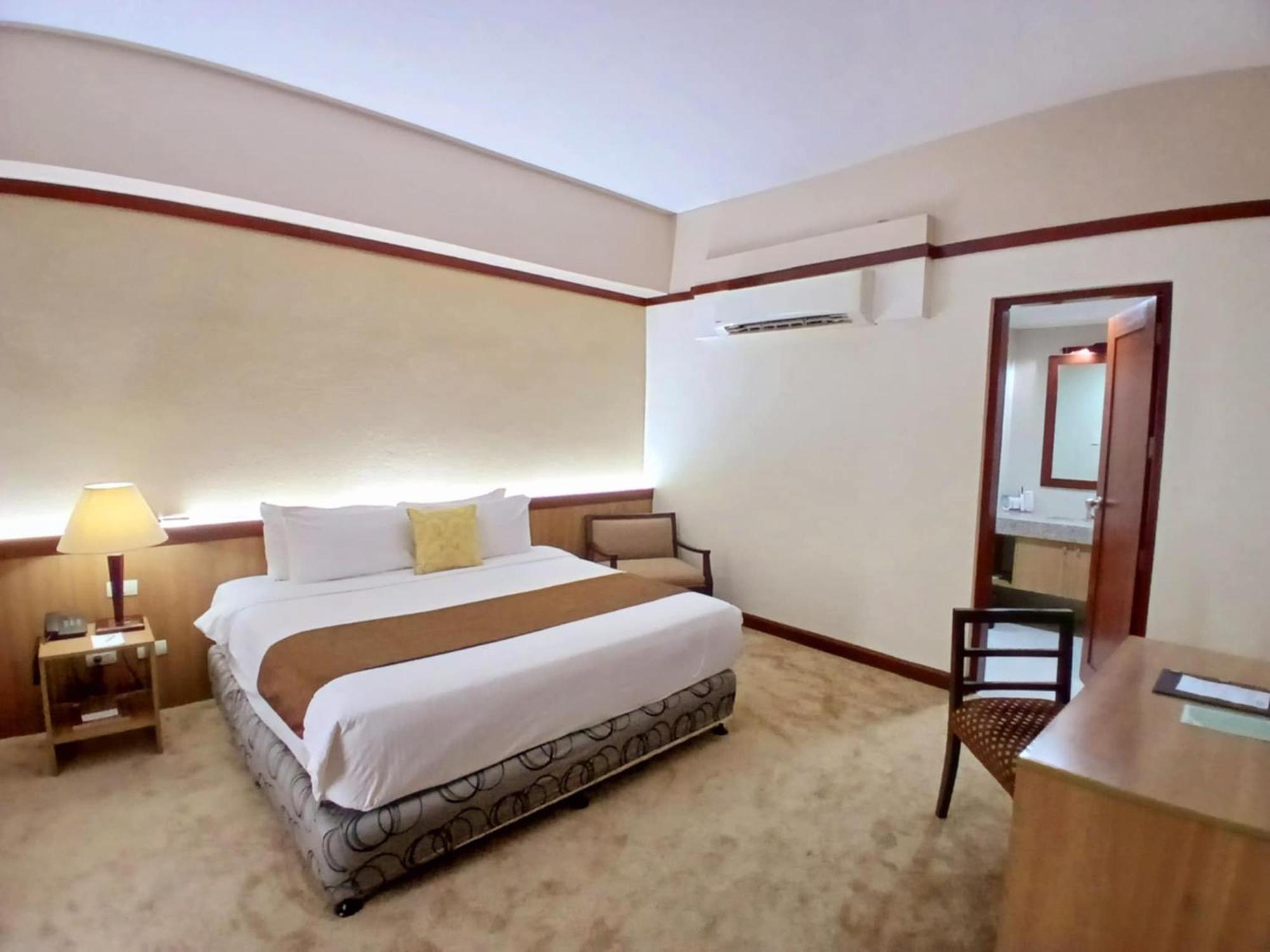 Dohera Hotel Cebu Buitenkant foto