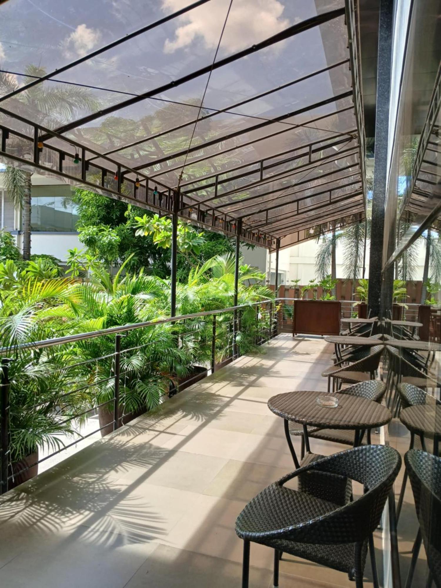Dohera Hotel Cebu Buitenkant foto