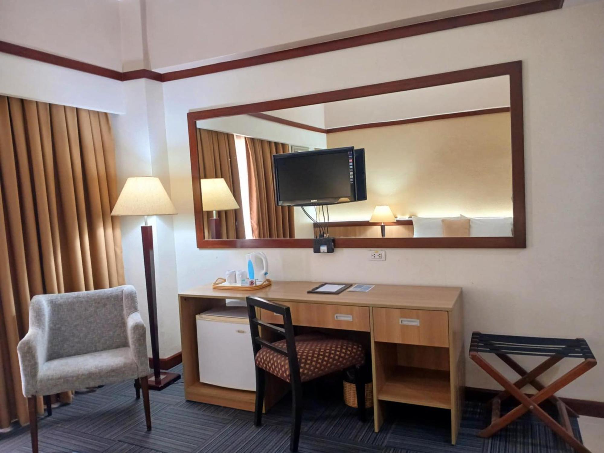 Dohera Hotel Cebu Buitenkant foto