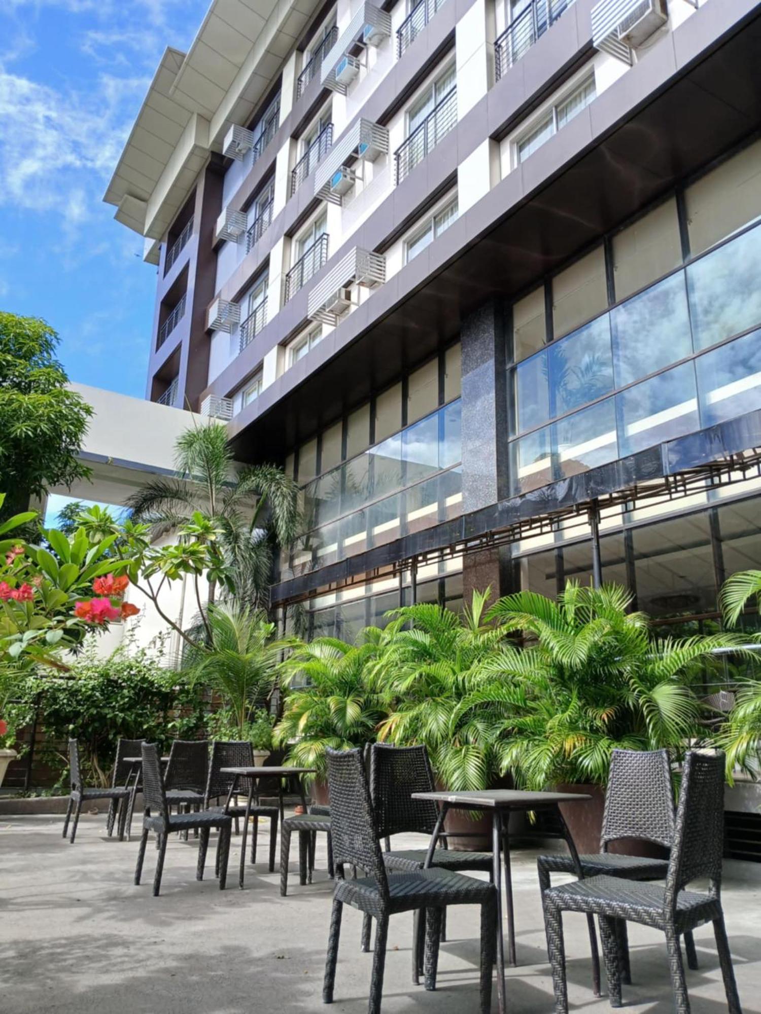 Dohera Hotel Cebu Buitenkant foto