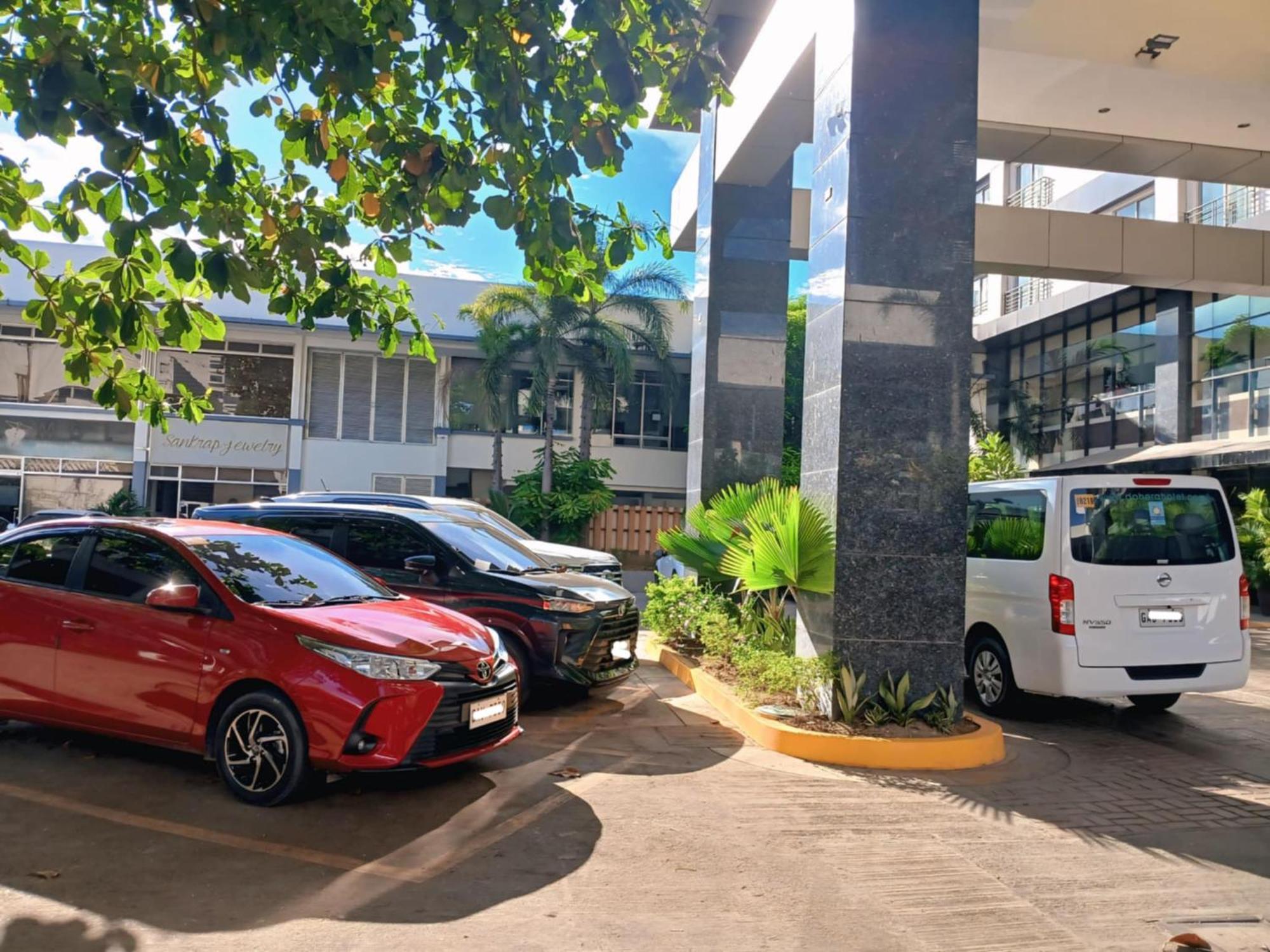 Dohera Hotel Cebu Buitenkant foto