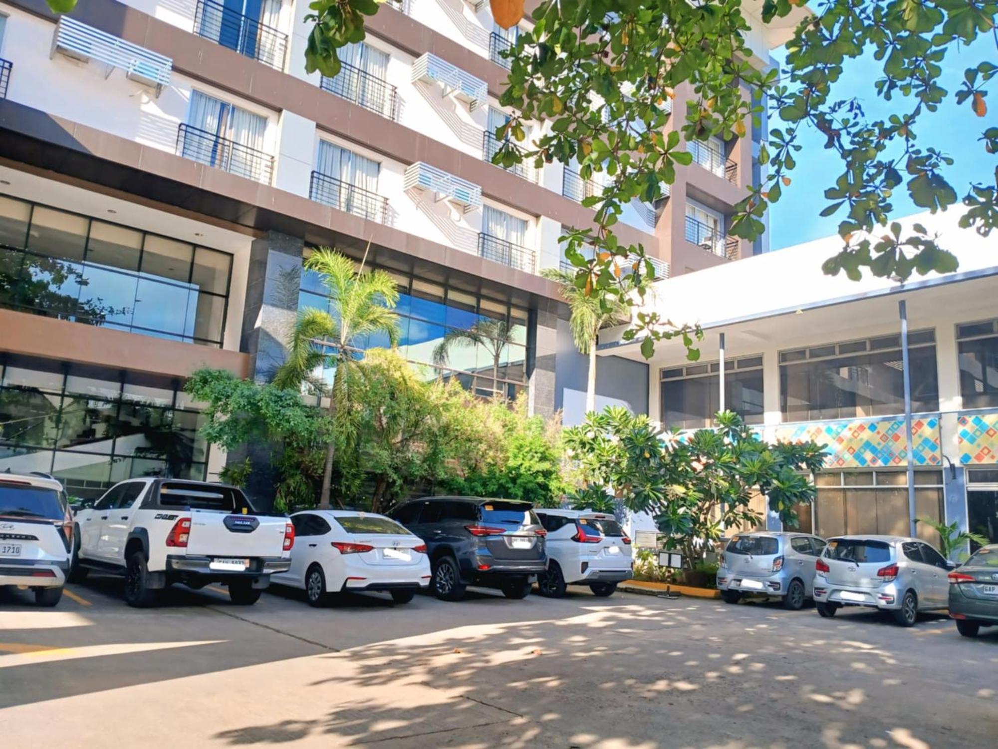 Dohera Hotel Cebu Buitenkant foto